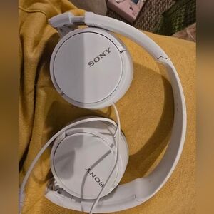 Sony White On-Ear Wired Headphones with Cushioned Ear Cups